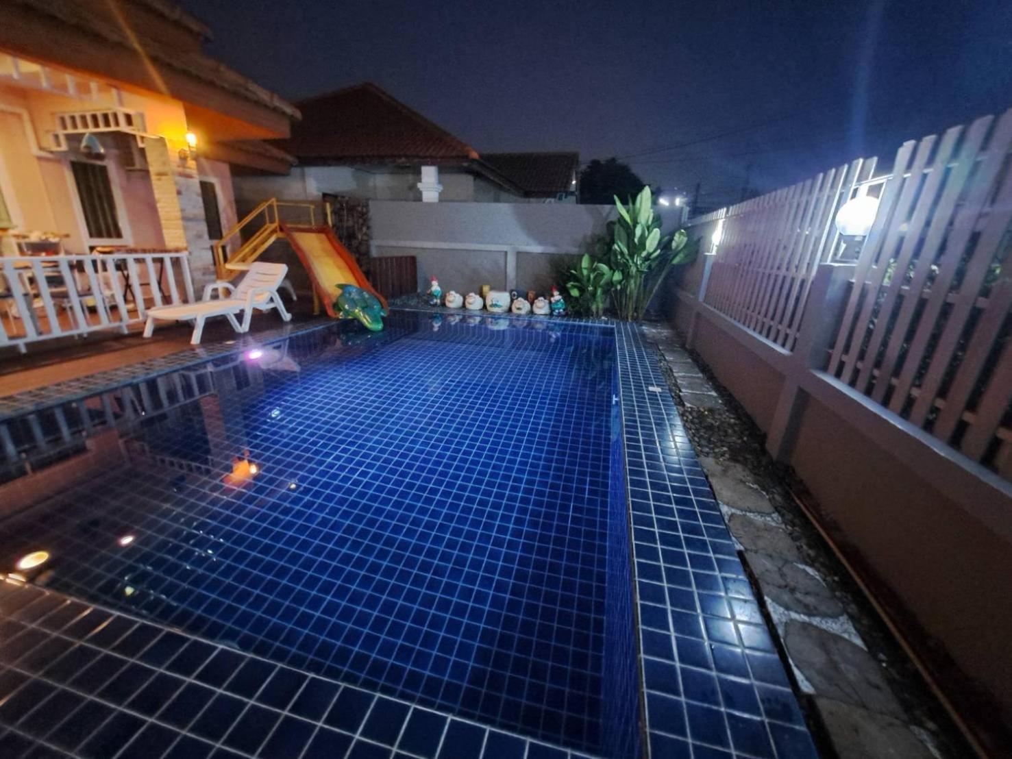 Bluepool Pattaya * Bang Sare