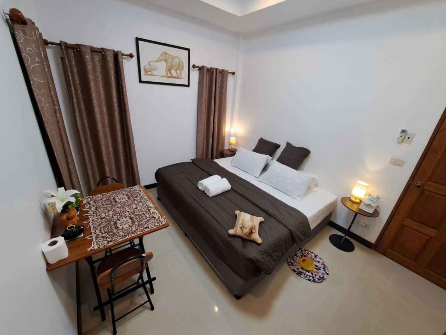 Bluepool Pattaya Villa *