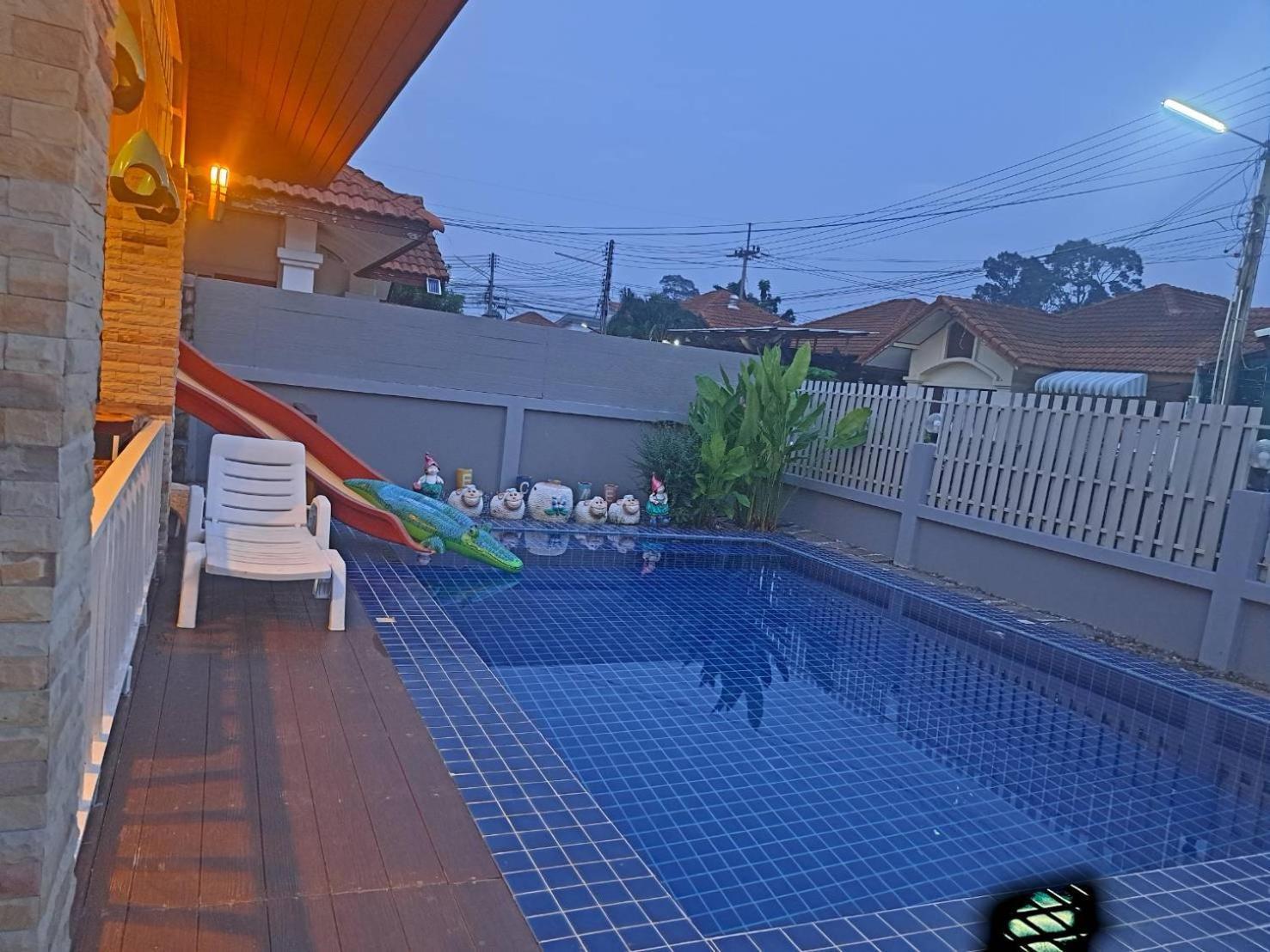 Bluepool Pattaya Bang Sare