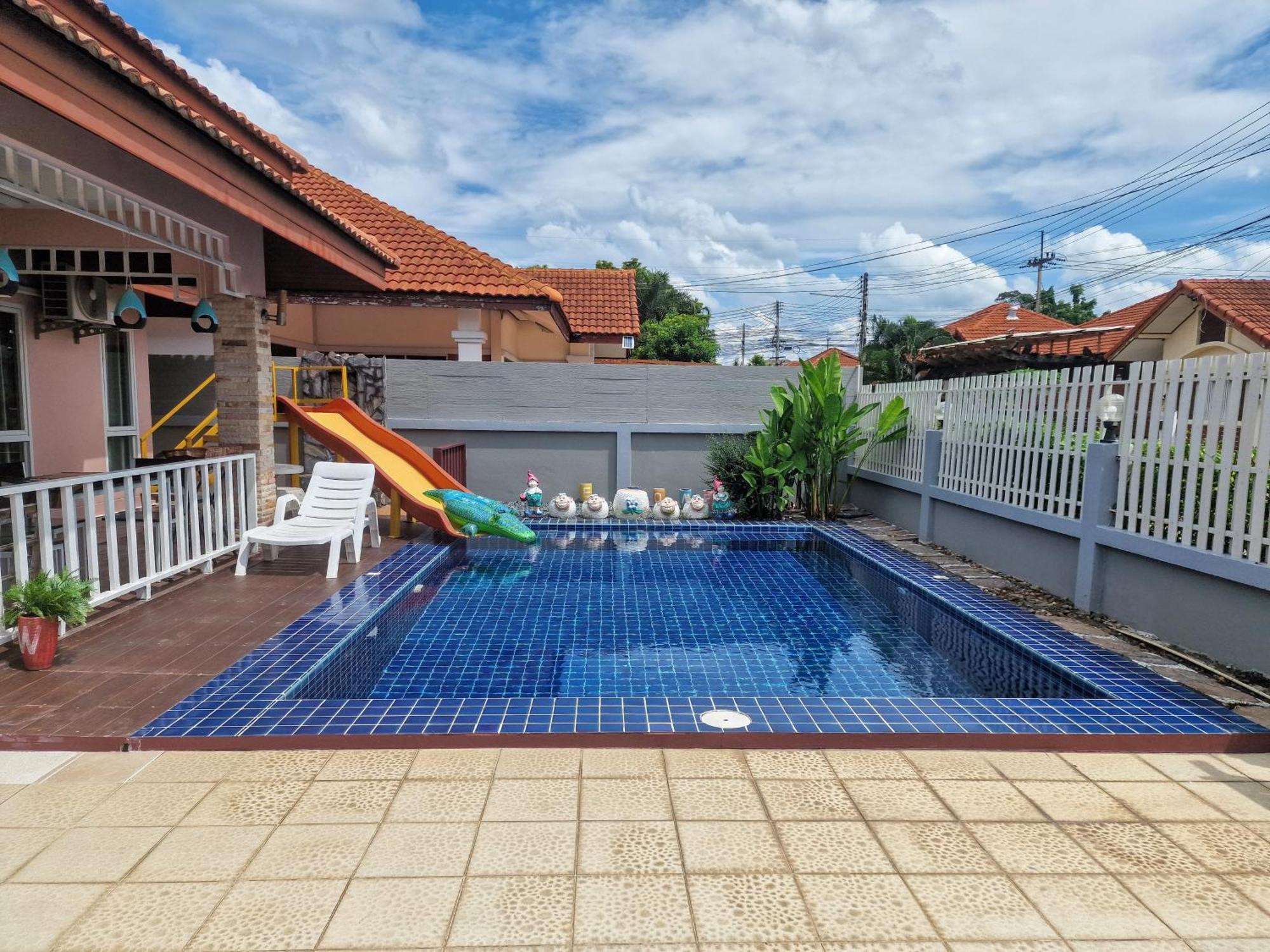 Bluepool Pattaya Bang Sare